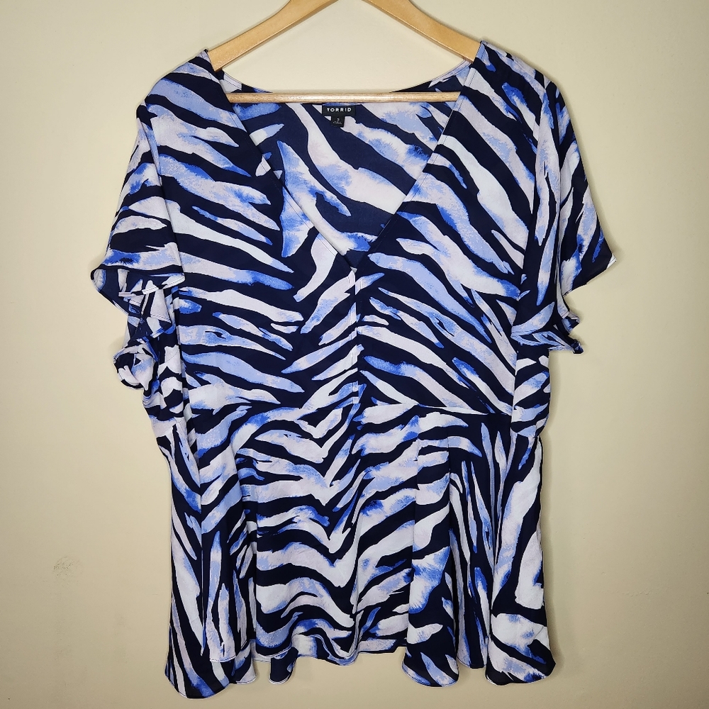 Torrid Flowy Blouse Flutter Sleeve Zebra Stripe B… - image 1